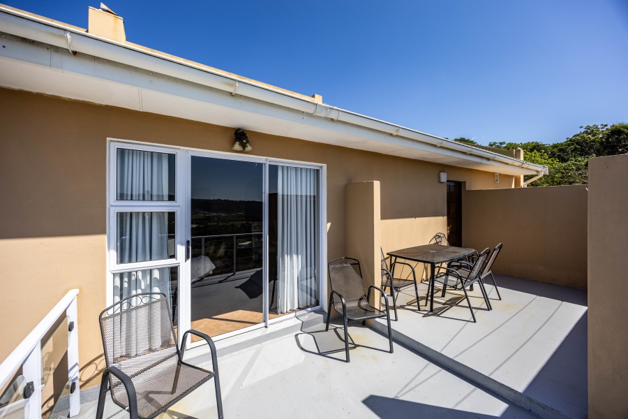 5 Bedroom Property for Sale in Gonubie North Eastern Cape